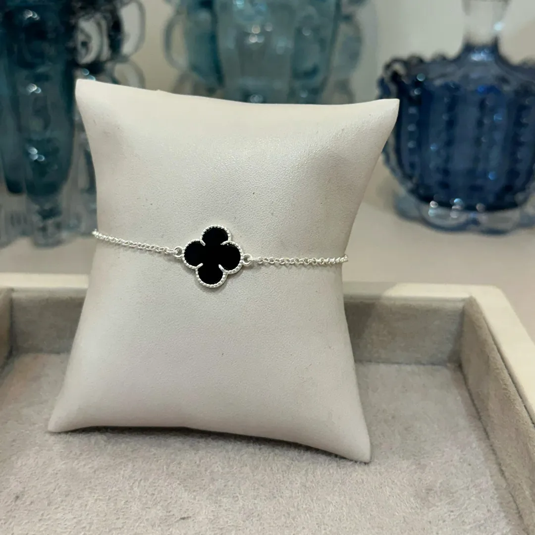 PULSEIRA PRATA VAN CLEEF PRETA