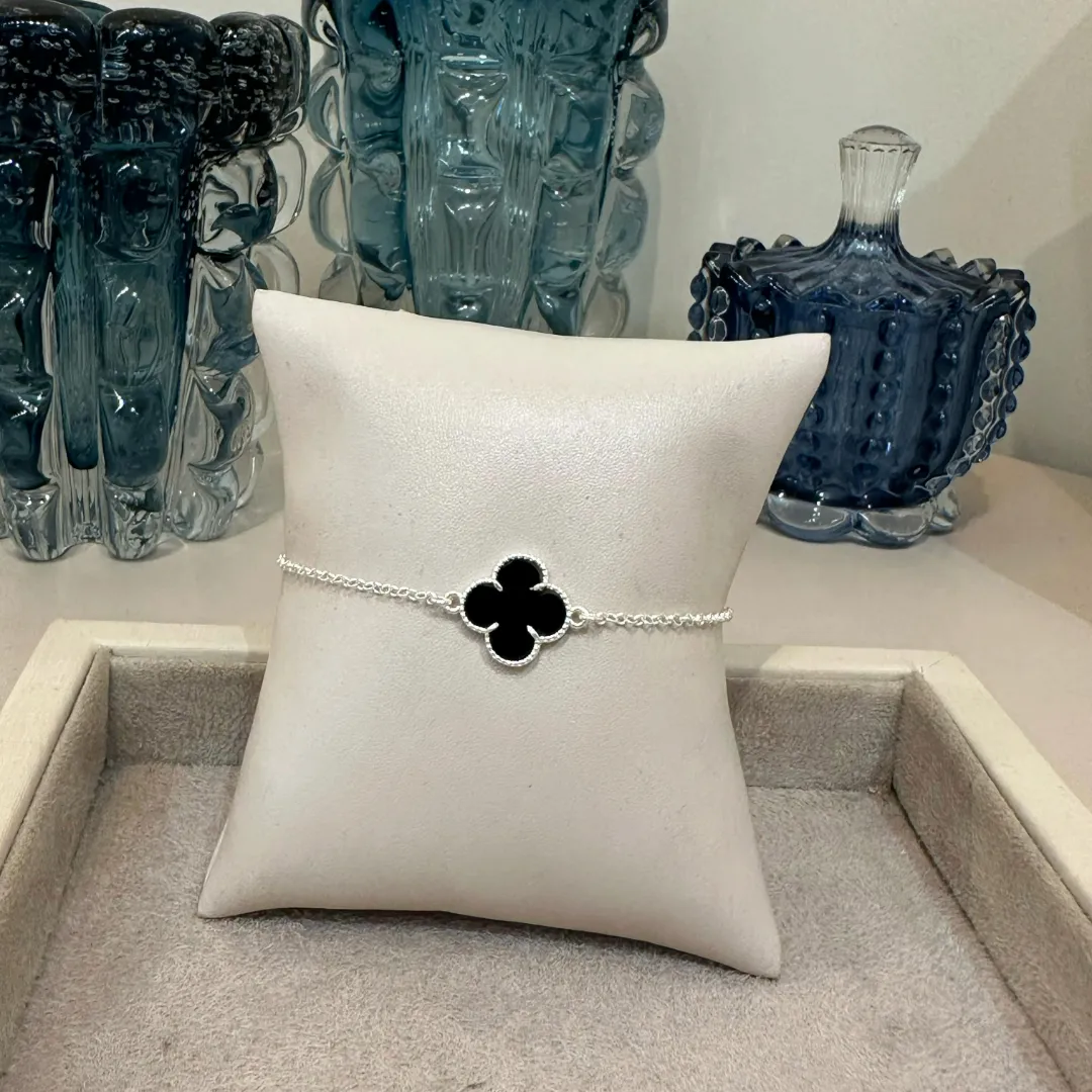 PULSEIRA PRATA VAN CLEEF PRETA