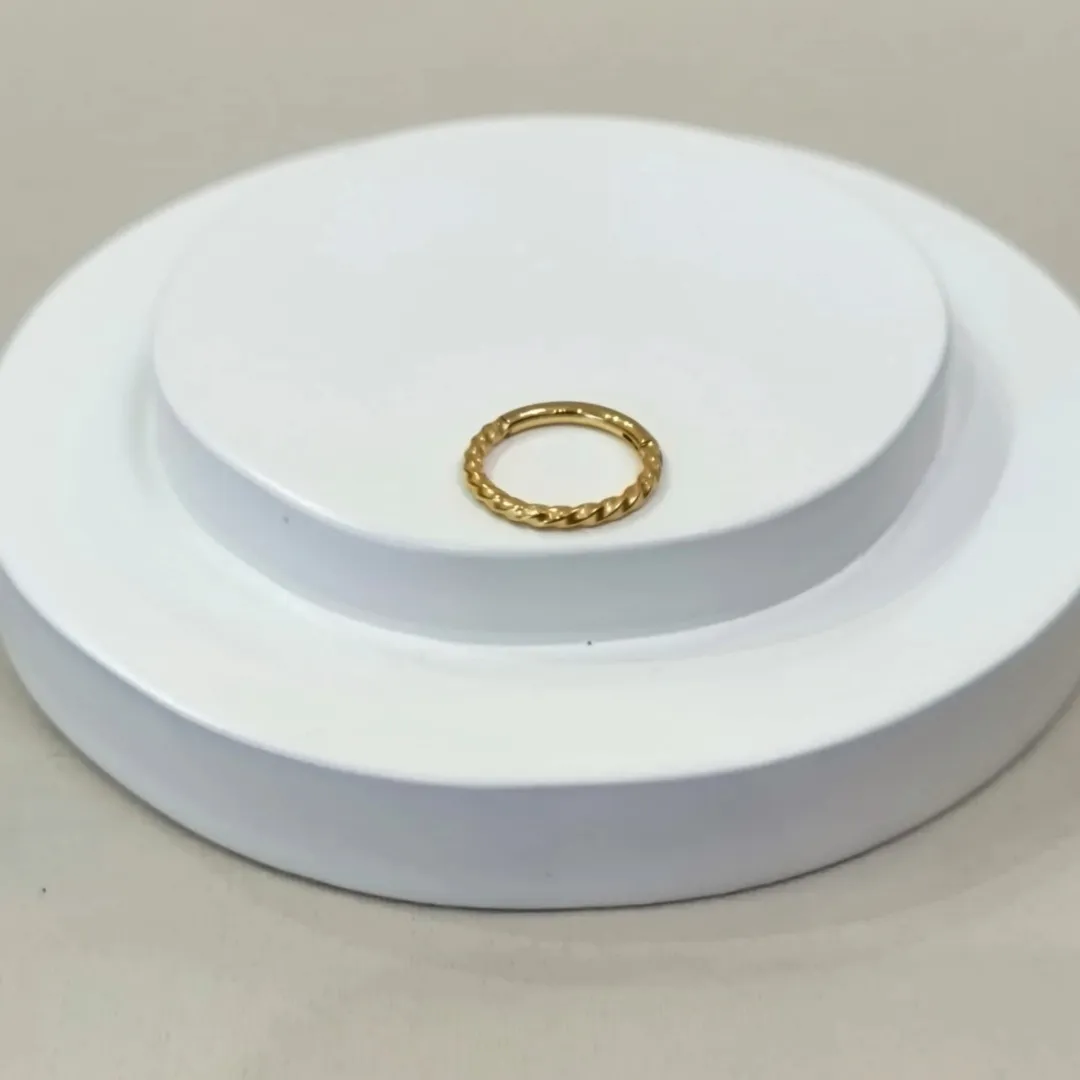 PIERCING ARGOLA ARTICULADA TORCIDA 8MM PVD GOLD
