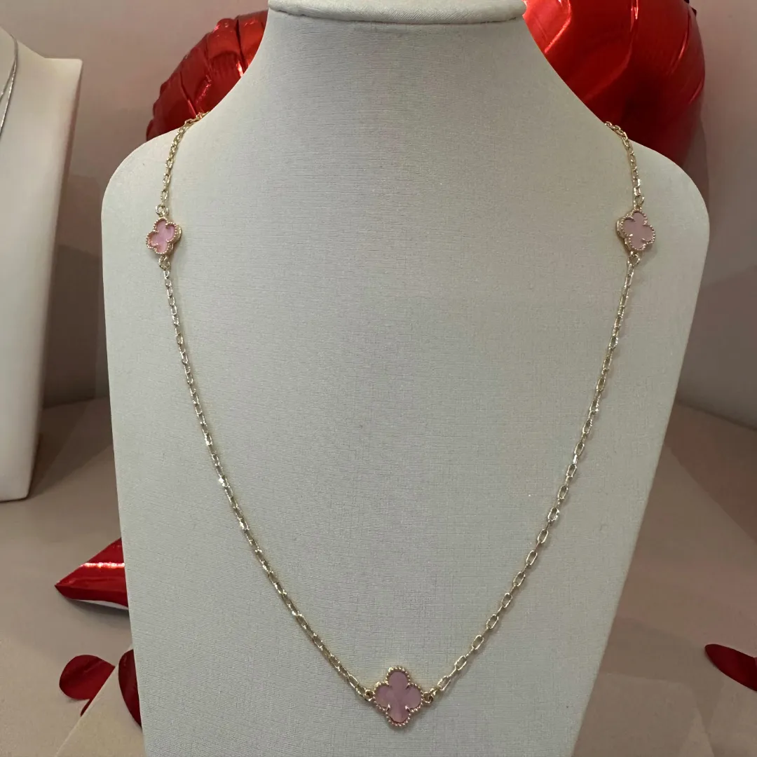 COLAR 3 TREVOS INSPIRAÇÃO VAN CLEEF ROSA PASTEL 50CM