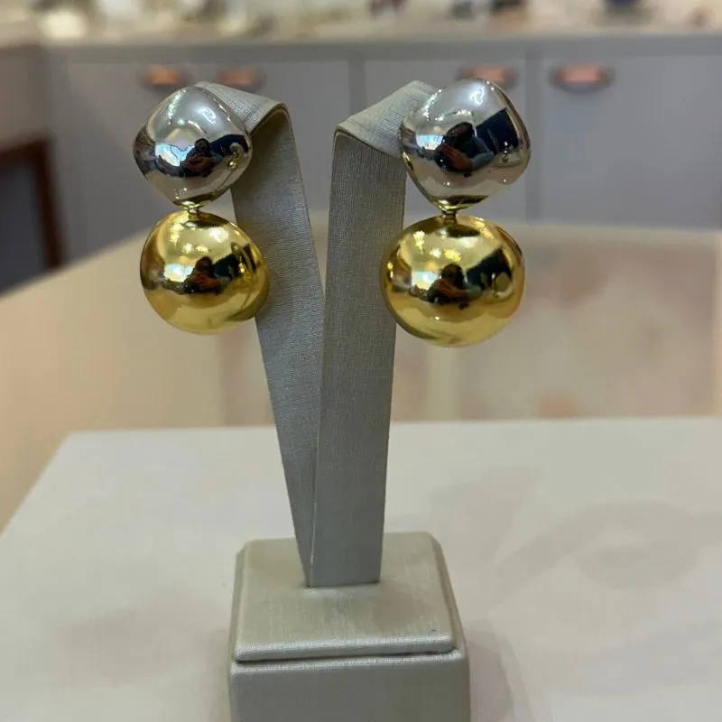 BRINCO BOTÃO QUADRADO E ESFERA DUO BANHOS