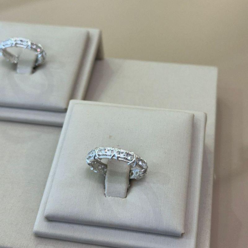 APARADOR PRATA ZIRCÔNIAS COM X