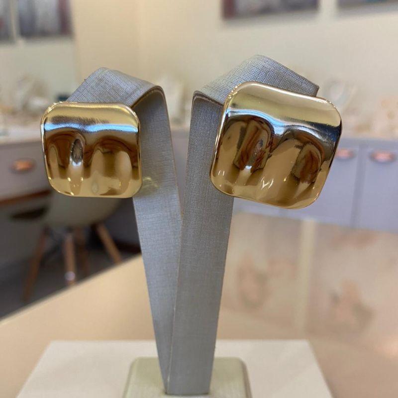 BRINCO QUADRADO ORGÂNICO ABAULADO