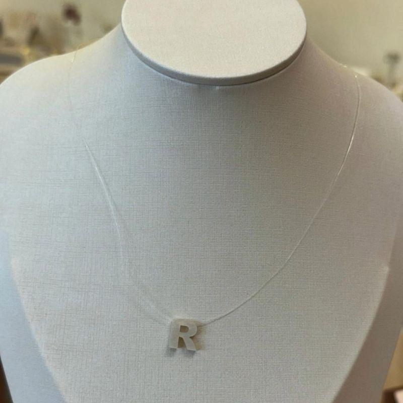 COLAR FIO DE NYLON INICIAL 