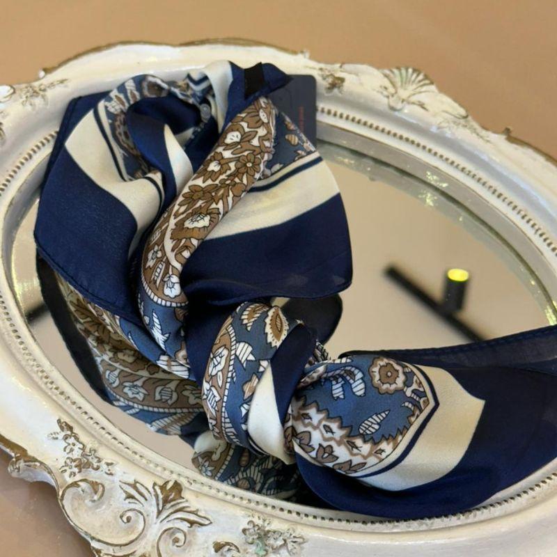 LENÇO ESTAMPADO AZUL MARINHO 60X60CM