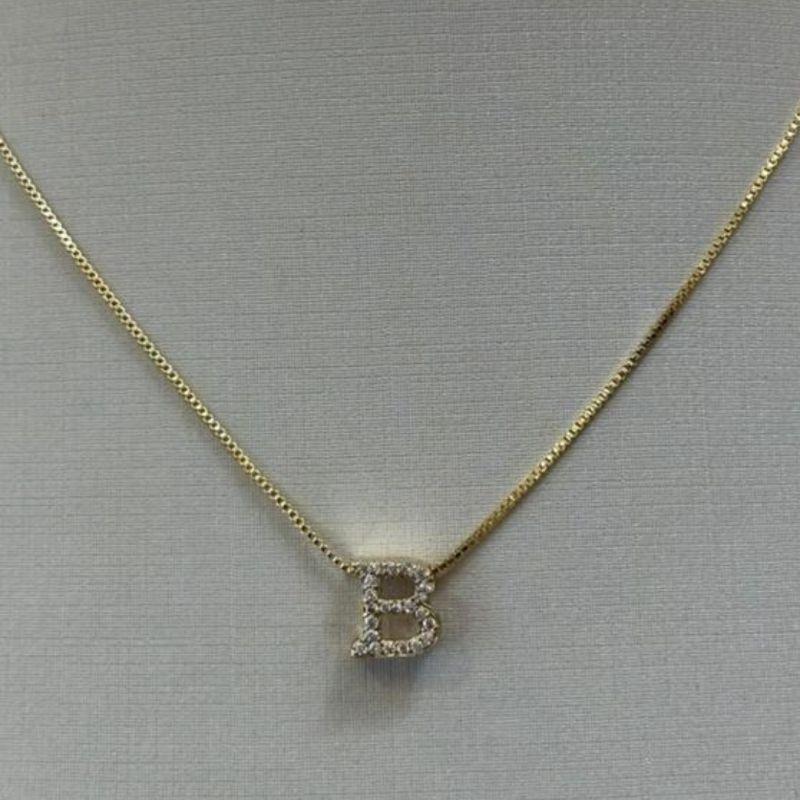 PINGENTE INICIAL CRAVEJADA LETRA B