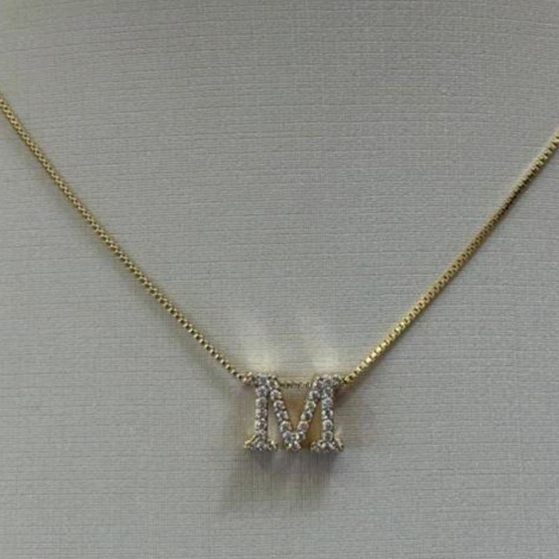 PINGENTE INICIAL CRAVEJADA LETRA M