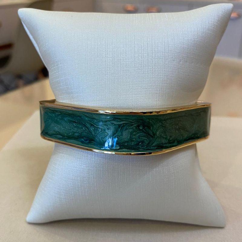 BRACELETE QUADRADO RESINADO VERDE PEROLADO