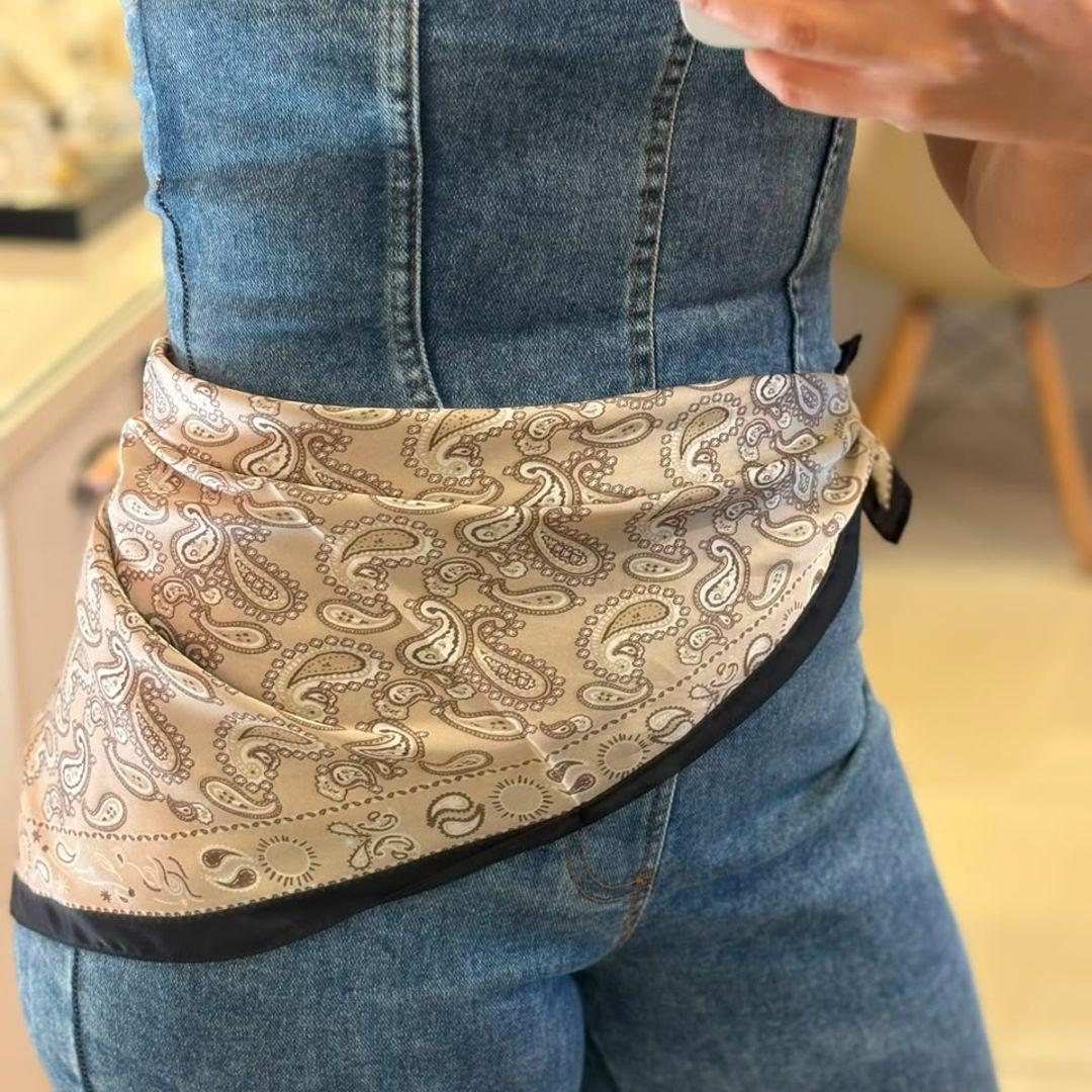 LENÇO PAISLEY NUDE E PRETO